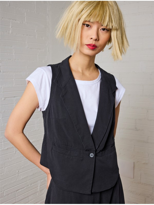 VEST VEST